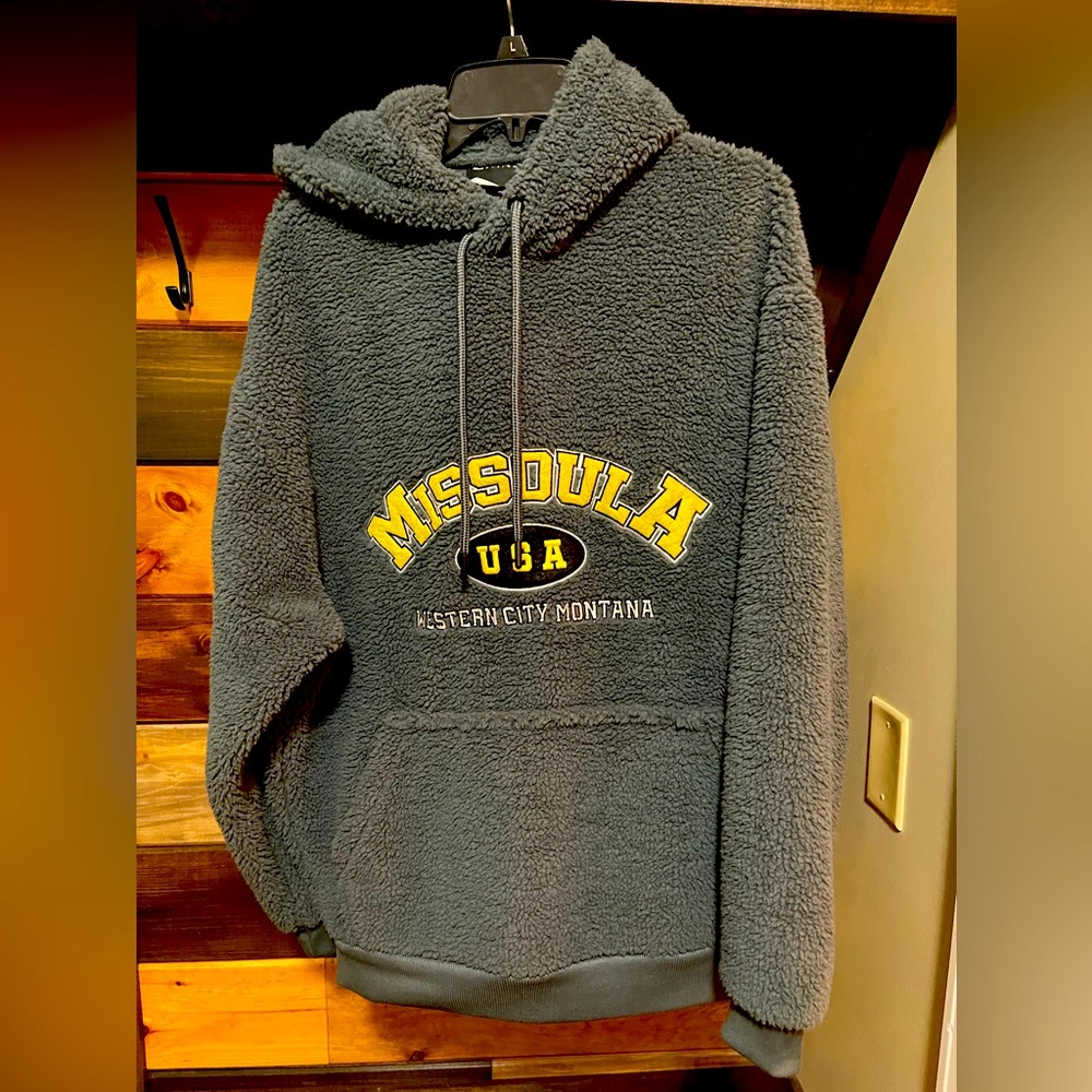 Men's sweatshirt/ Size Med. Very warm and soft. Gray/Blue color. in great shape.